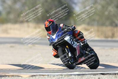 media/Dec-01-2025-Moto Forza (Mon) [[2daa91e15f]]/2-Intermediate Group/Session 3 (Turn 3)/